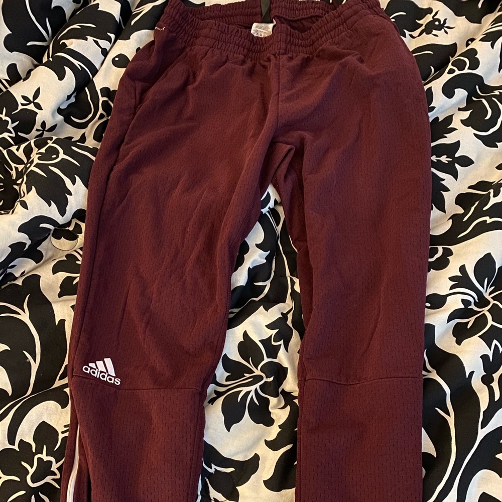 adidas maroon sweatpants with zipper pockets